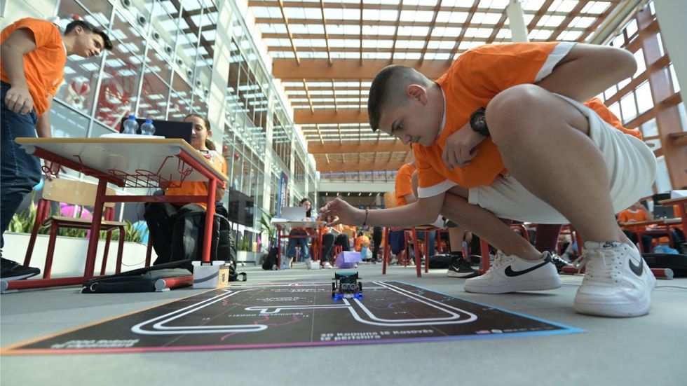 380210086 833224485025164 1483425176843932199 n