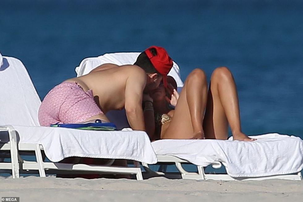 38894348 0 image a 3 1612470462683