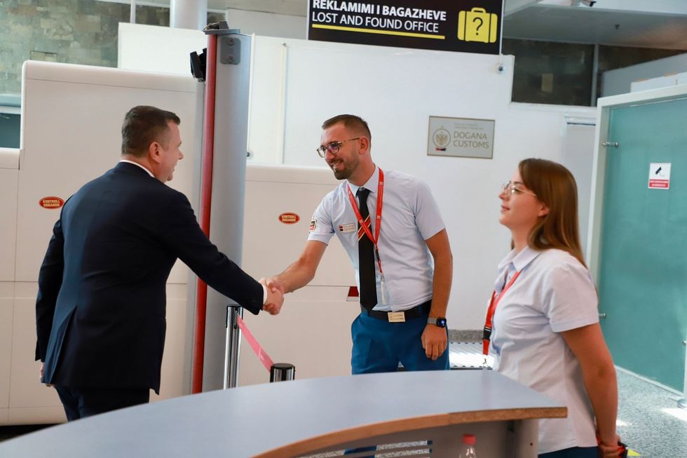 38ab8250 d94a 4df7 9dbb 9edf81b6ff98