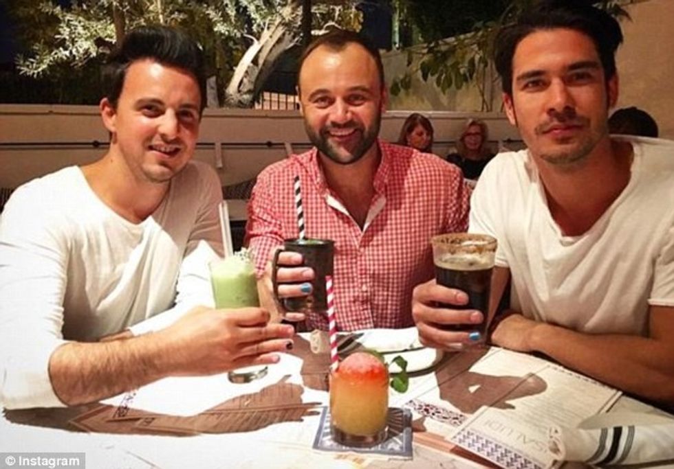 38CF8FF300000578-3808097-Colourful_drinks_to_match_the_nails_Gyton_Grantley_is_just_one_o-m-14_1474909467508