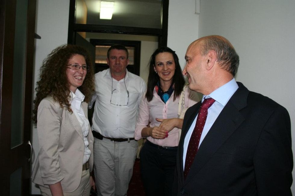 392478_252673368171471_648858673_n