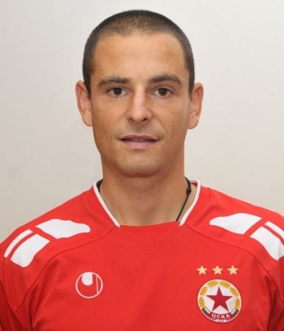 39305964 9254093 CSKA Sofia announced Ackelrod s transfer and took official photo a 1 1613643372615