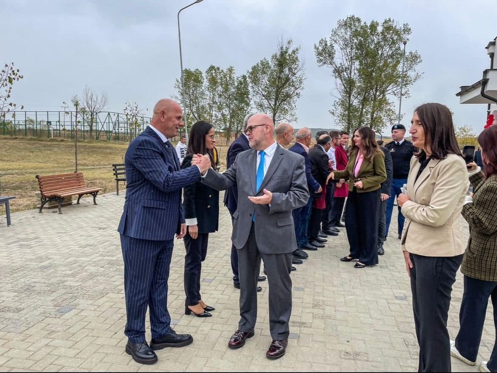 393487982 823479469583314 3370257781189184571 n