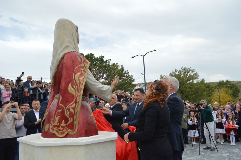 394321479 706136638207776 3779505131335115644 n