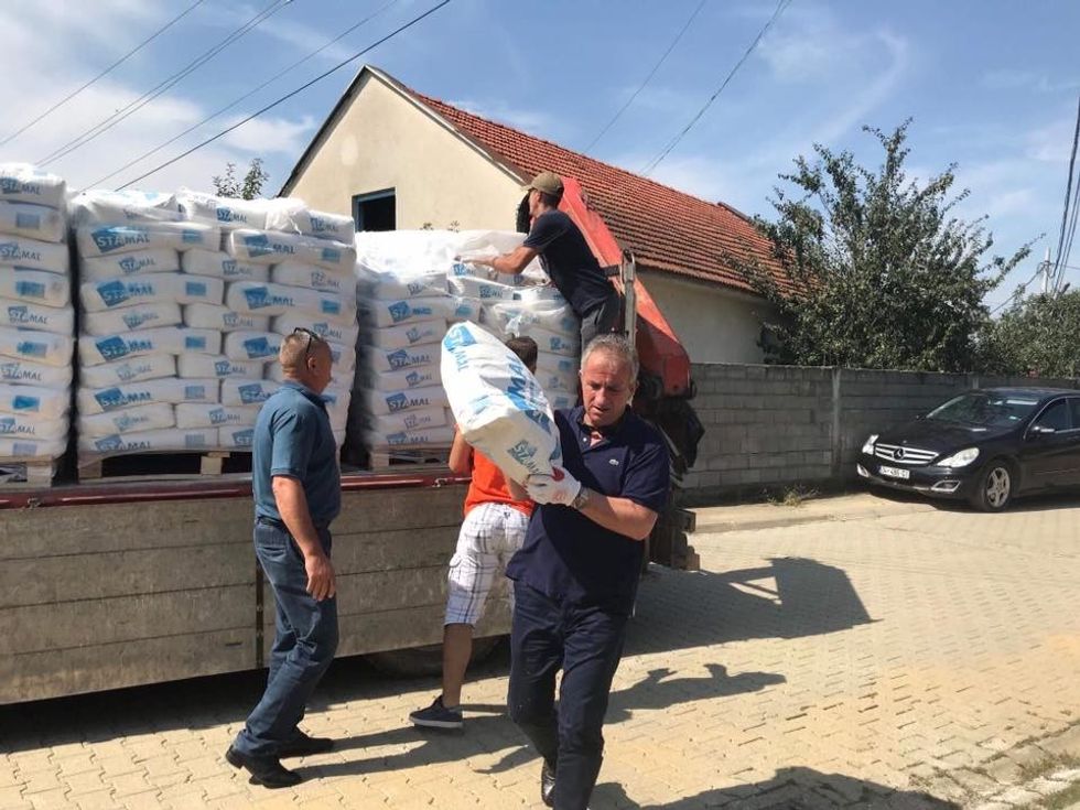 39543535 229890067696910 1006521797656444928 n