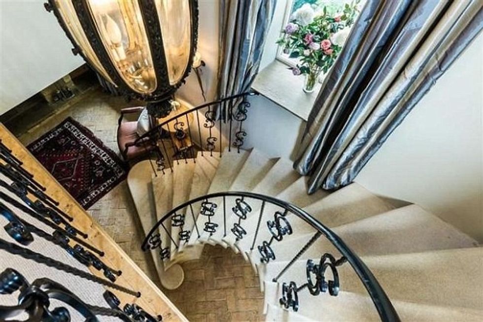 396e0cb900000578-3840278-image-a-11_1476613324404