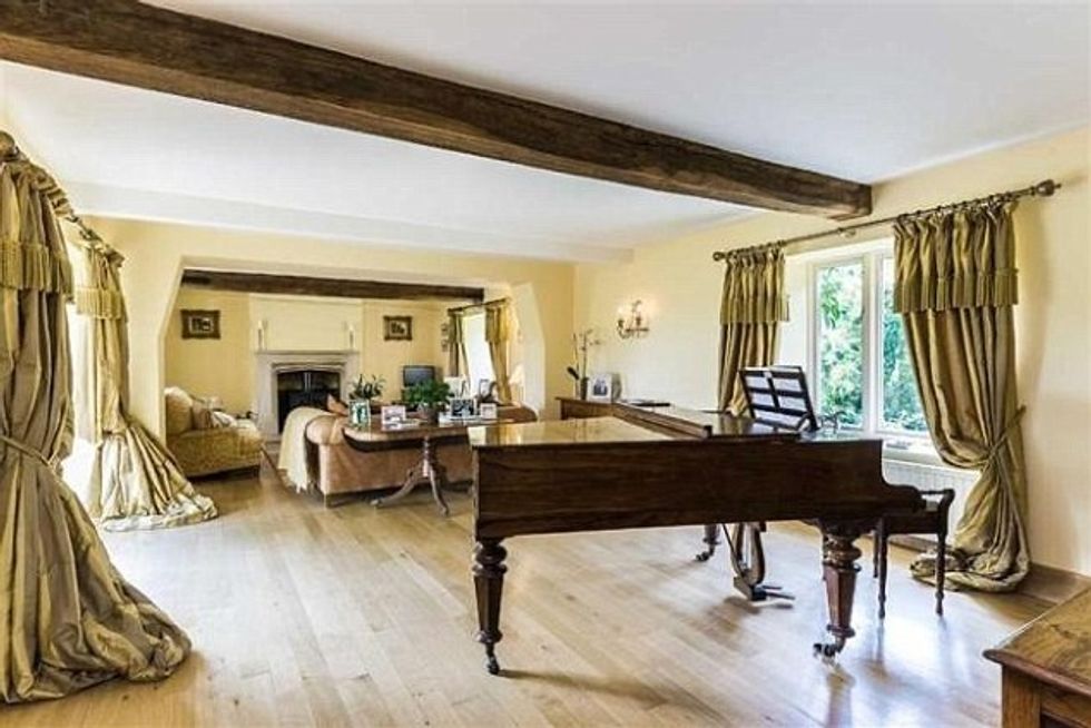 396e0cc900000578-3840278-image-a-10_1476613321651