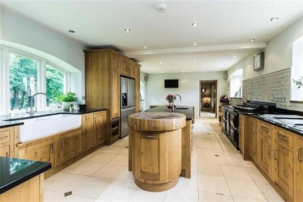 396e0cd500000578-3840278-image-a-16_1476613358431