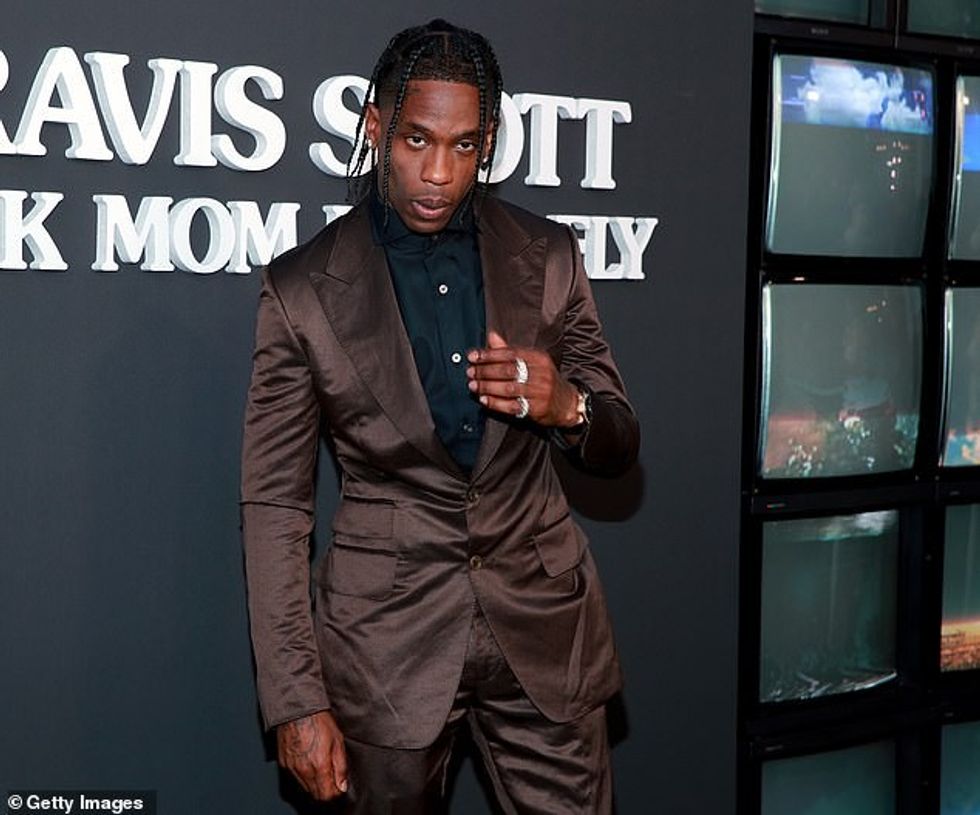 39839722 9307207 Lending a hand Travis Scott has made a donation of 50 000 meals m 6 1614451961924