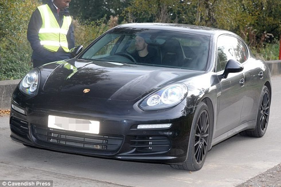 39b54a2200000578-3871656-image-a-14_1477413272176