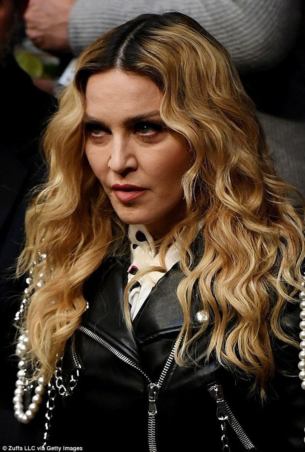 3a5168b000000578-3931270-a_list_madge_rubbed_shoulders_with_some_of_her_fellow_celeb_mma_-a-149_1479029770699