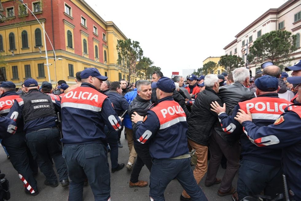 3abed1a5 9dc3 454c b2fe 390ca25f76e9 1