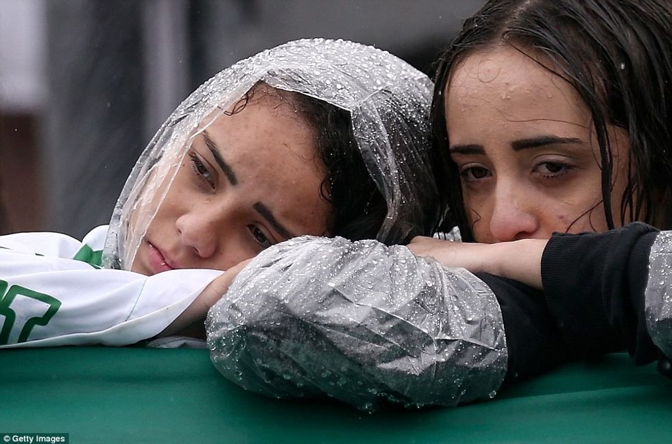 3afd413b00000578-3996890-image-m-69_1480775768884