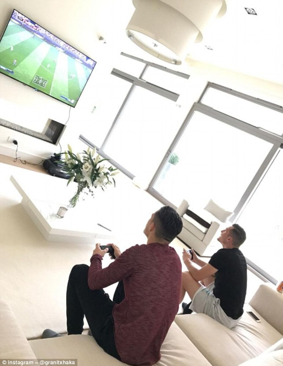 3BAF175900000578 4071030 image a 17 1482941422126