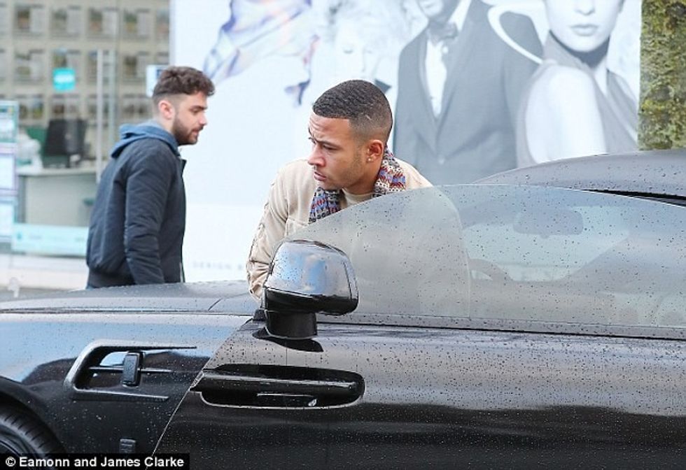 3BFF6D1F00000578 4103664 Depay wore a look of a man concerned about an uncertain future a a 19 1484002527544