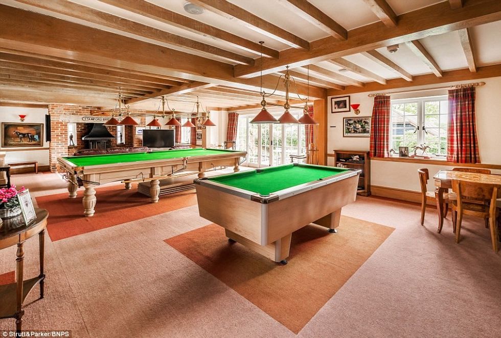 3C6B3DDC00000578 4148228 image m 76 1485183569266