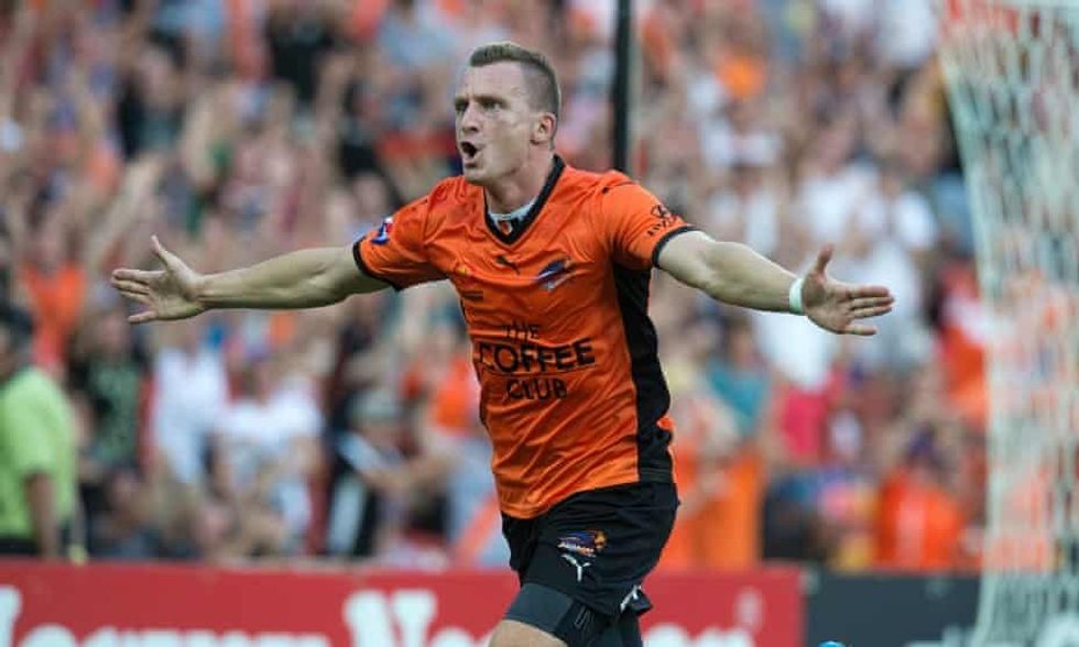 3cf519bb b4bd 4d88 b587 8b023e54b090 1