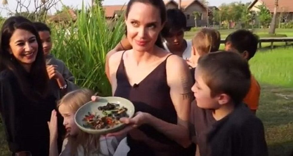 3D75BF8400000578 4243242 The clip posted to the BB