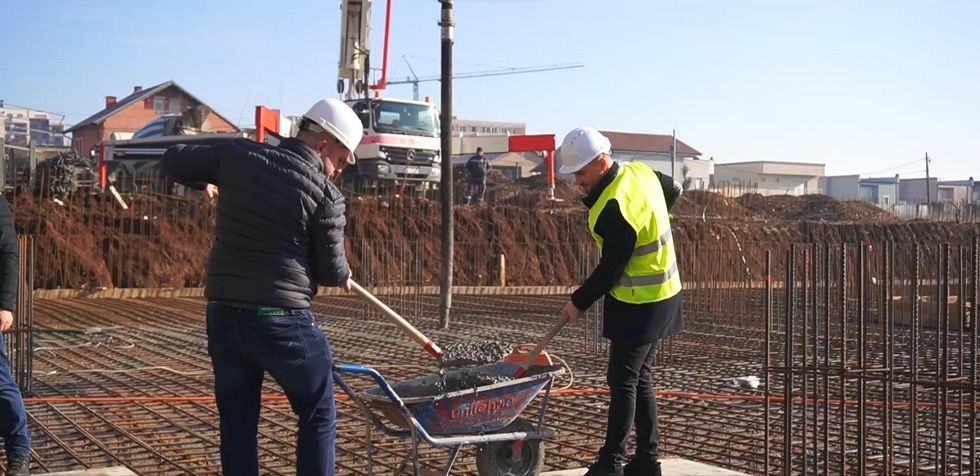 3e8910bd dd3c 40bf a969 2b9389def6bb