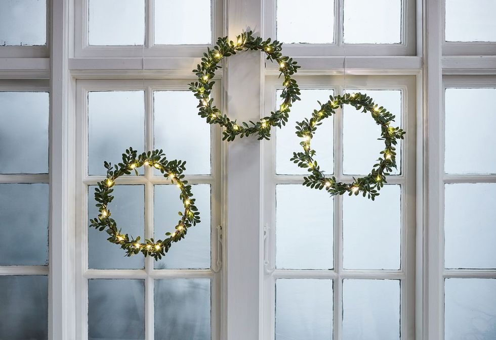 4 Kurore FENJA o28cm gjelber LED