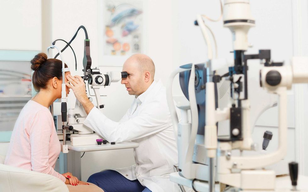 4 shocking diseases eye doctor ultramarinfoto