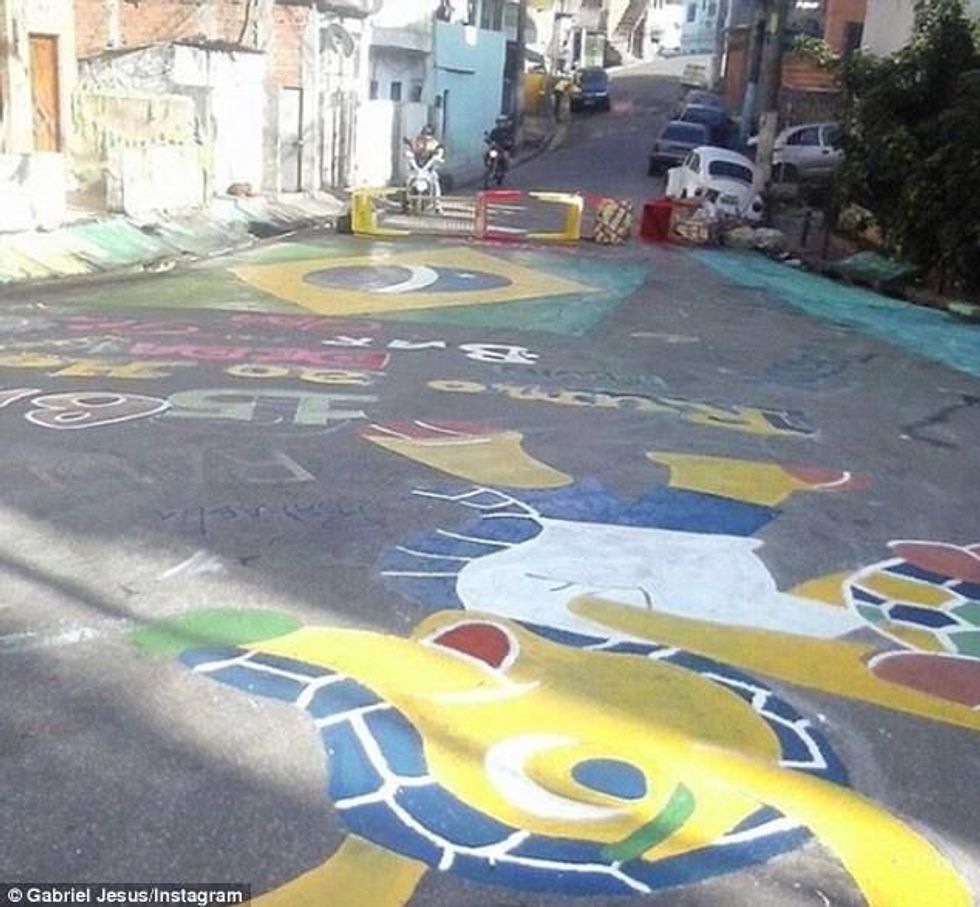 40EF087E00000578 4554722 image a 14 1496141049679