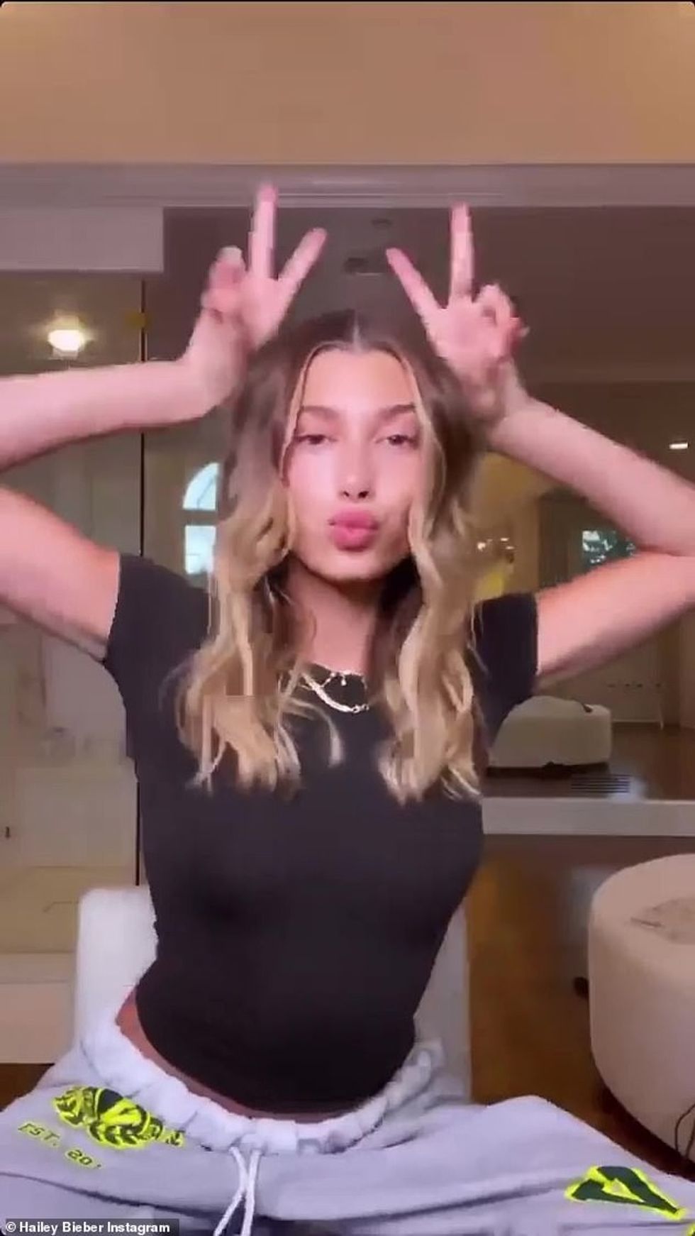 41005222 9458255 Skin guru Earlier this week she also shared pricey skincare rout a 181 1618111379063