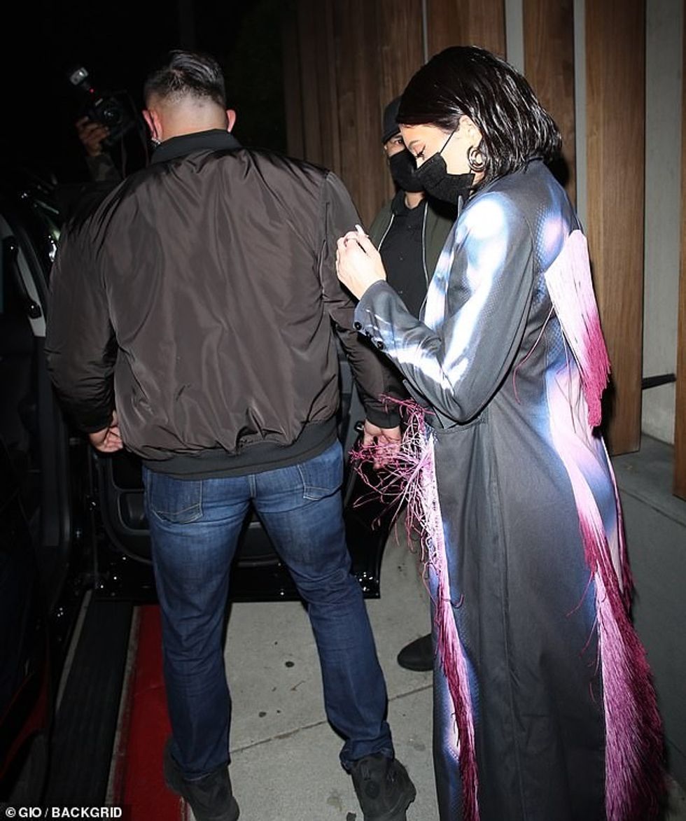 41111586 9417233 Out of this world The back of the jacket seemed to feature fring a 8 1617095925476