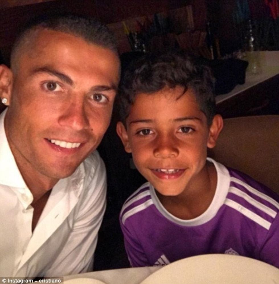 411E980800000578 4572904 Ronaldo posted this photo of himself smiling with his son after a 7 1496661017538
