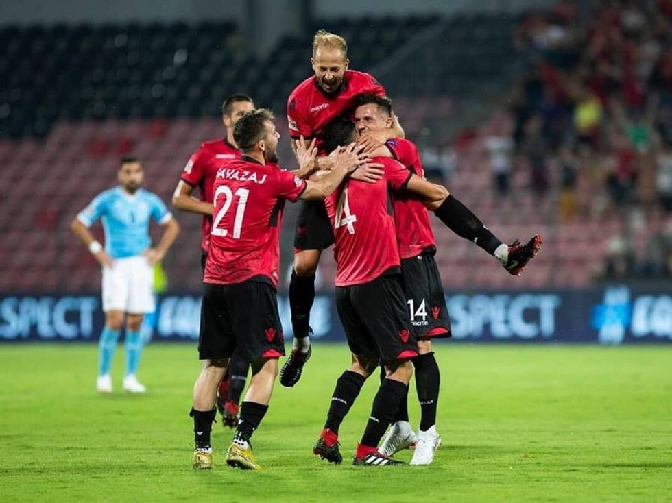 41244100 10156089497961523 6688053924357734400 n