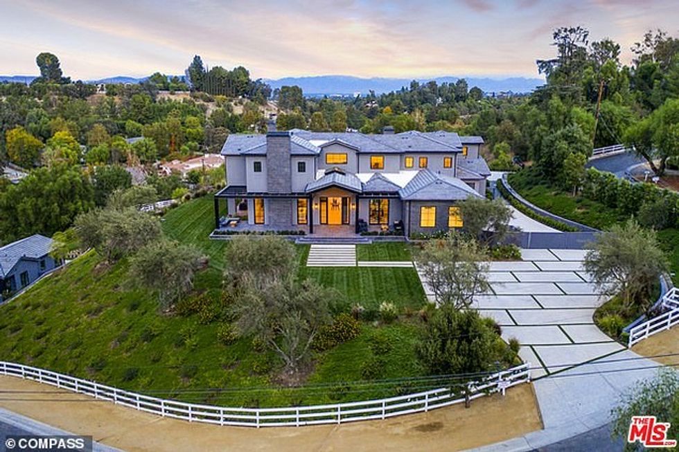 41297338 9433041 image a 10 1617462851693