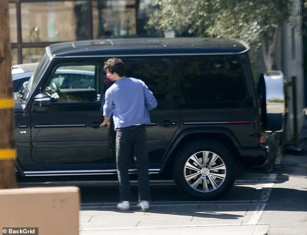 41361908 9437477 The singer s Mercedes G Wagon was found in Beverly Hills last we m 4 1617633605009