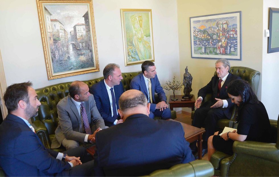 41585476 262588651036117 6999322814322835456 n