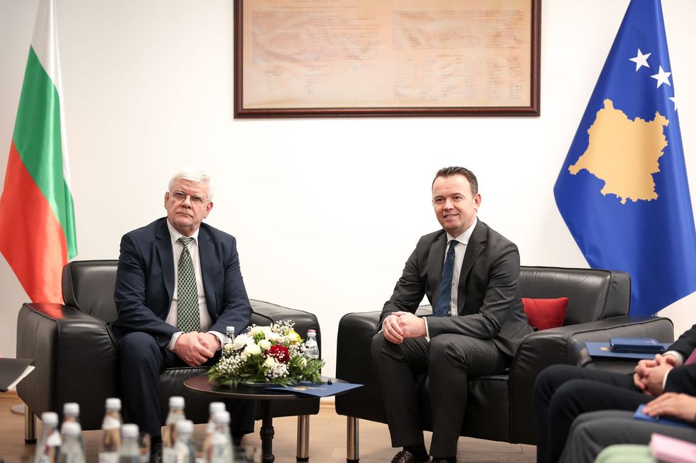 421228774 880421490758579 7728510467936024561 n