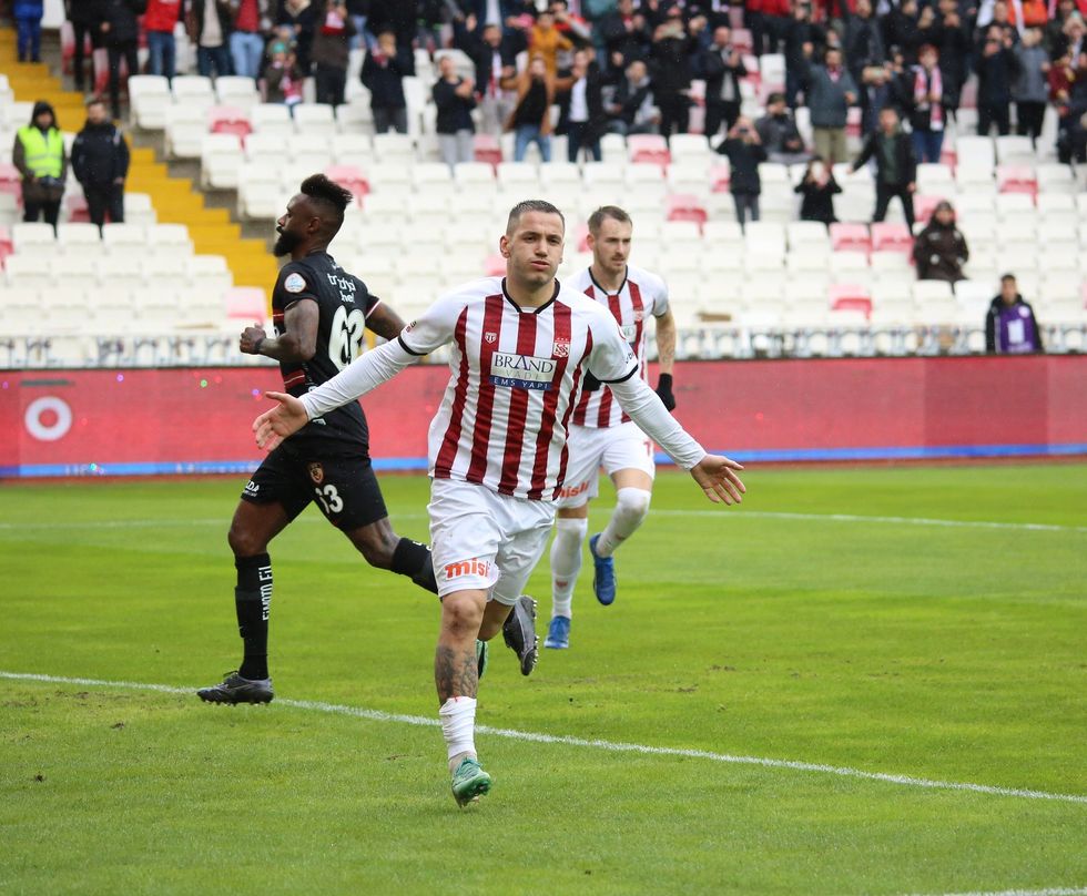 421327957 857394756185537 1284083591655089239 n