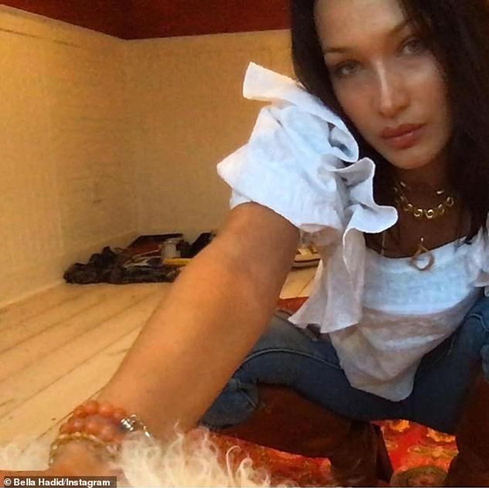 42251976 9514519 Hello gorgeous Despite the rather grainy quality of the images B a 26 1619478440453