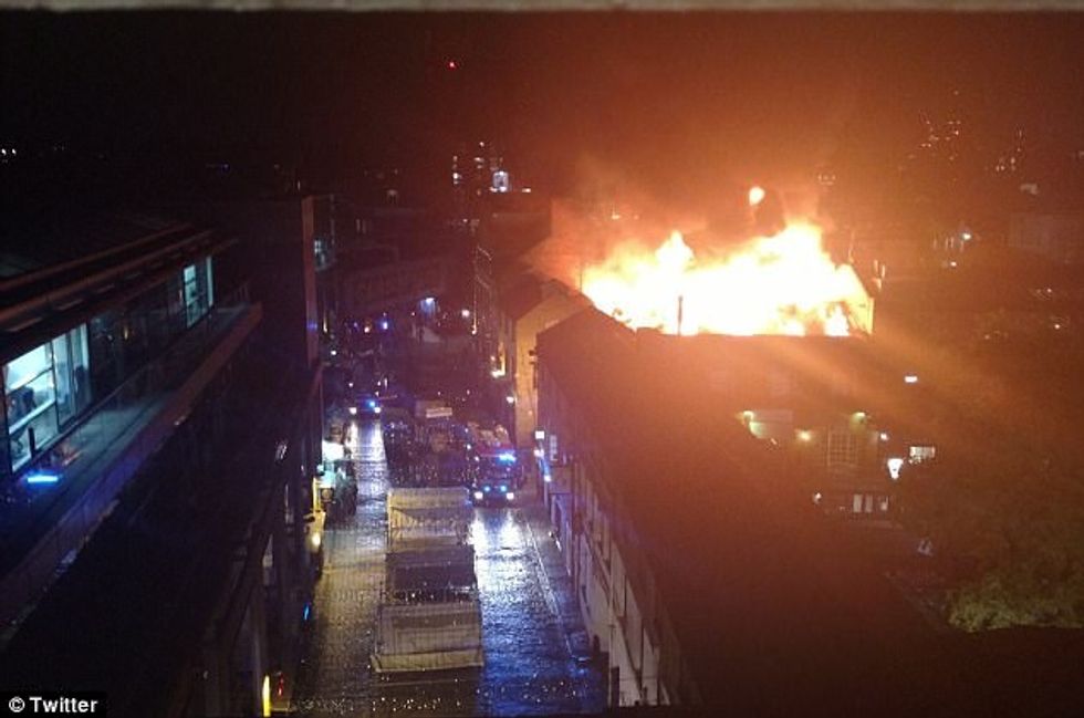 422E910F00000578 4680400 Crew are currently on scene attempting to get the large scale fi a 4 1499664858778