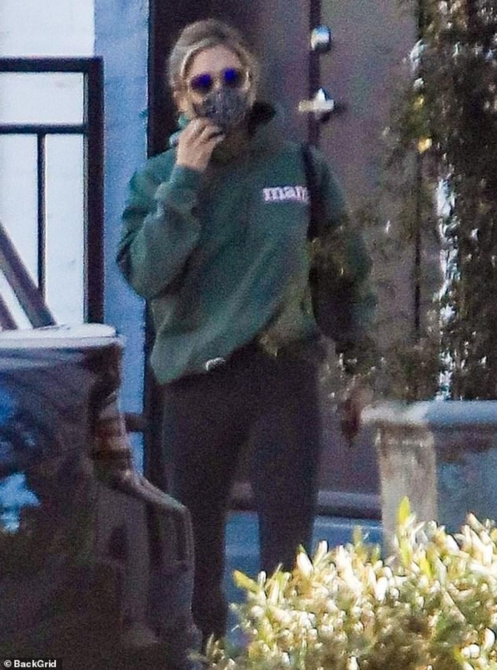 42393742 9527951 Under the radar The 52 year old actress kept a low profile weari a 1 1619772173699