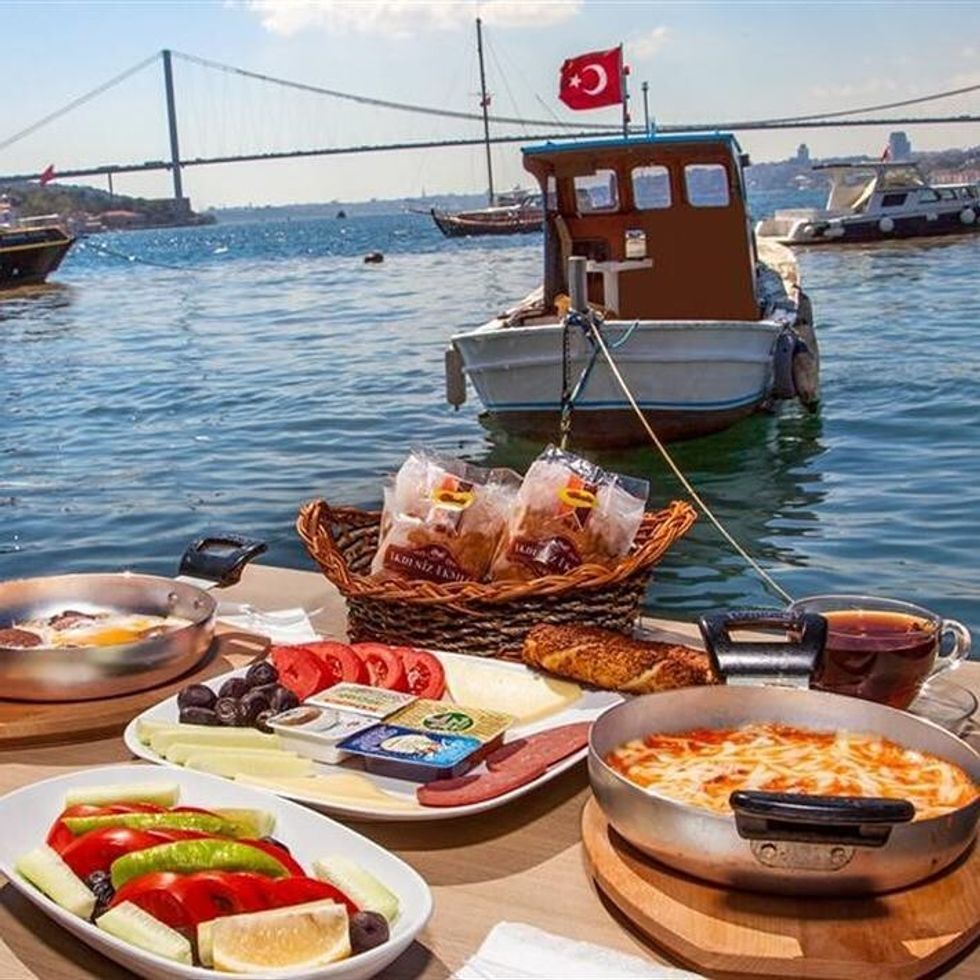 42689831 932413716959251 4925646130605195264 n