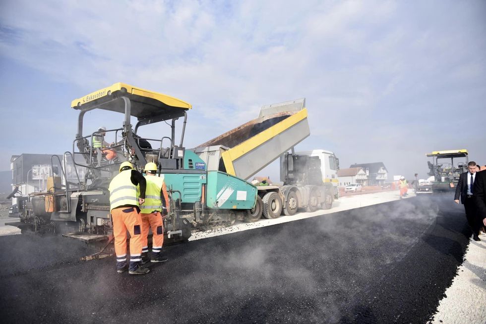 431227100 10224564374637838 2165406146754923341 n