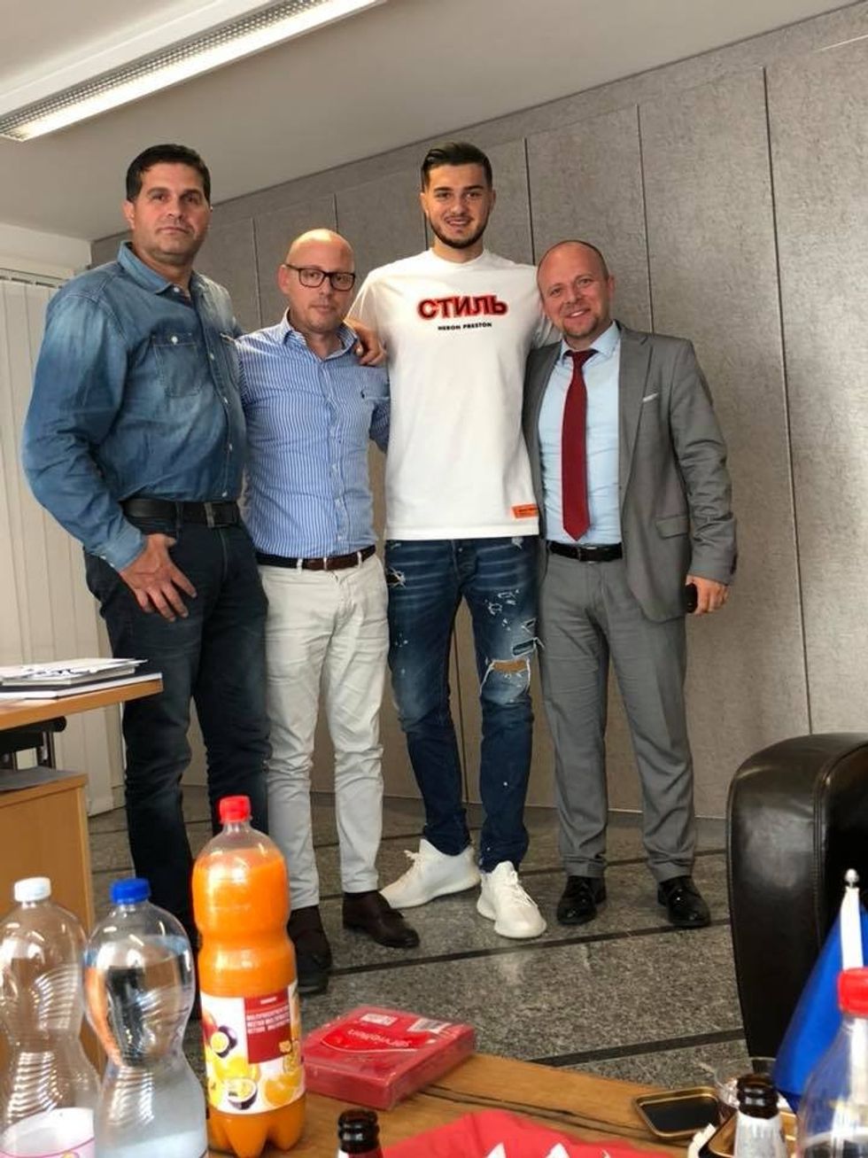 43878355 1383642101771502 953954821042339840 n