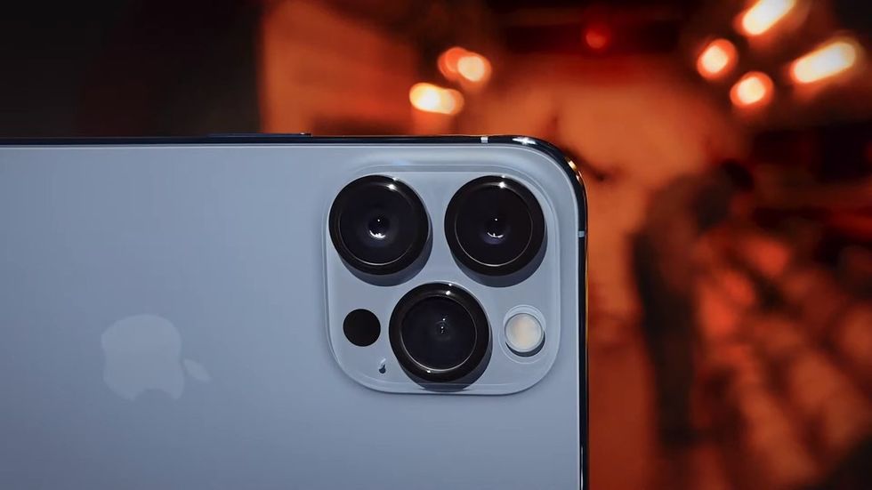 44410 86207 iPhone 13 Pro Camera xl