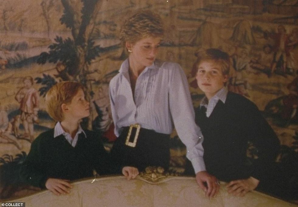 44920509 9746115 The bronze statue which was sculpted by Ian Rank Broadley and is a 168 1625156250196