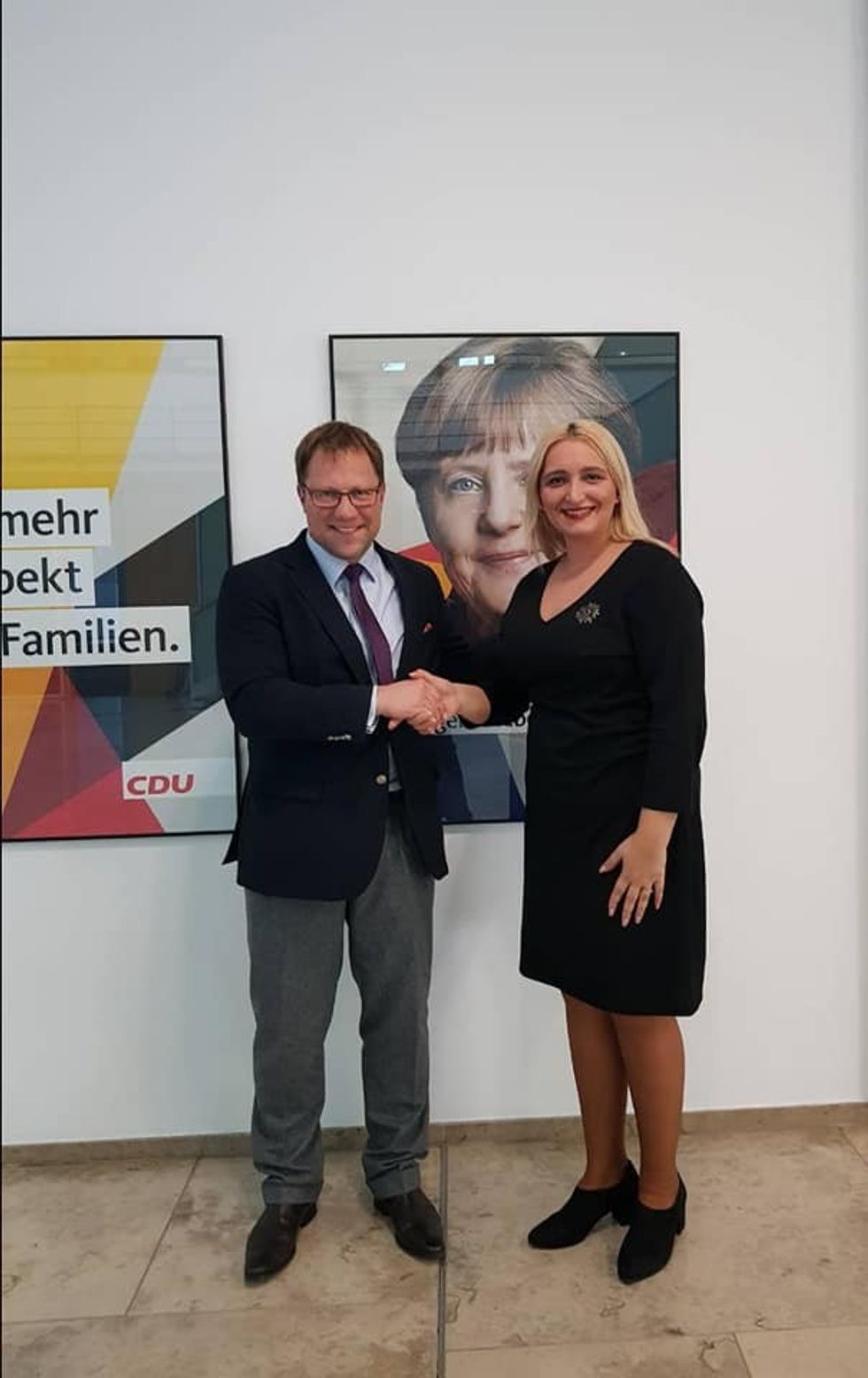 46100980 10161254571760515 8680325842351423488 n