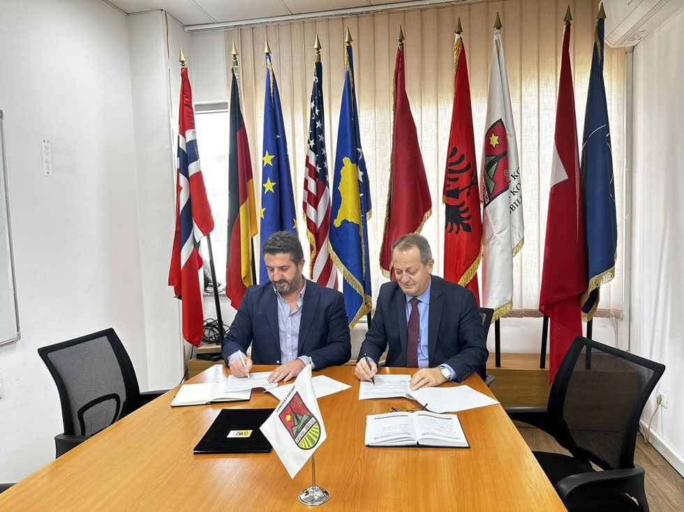 462272106 986278693544576 322009907520133707 n