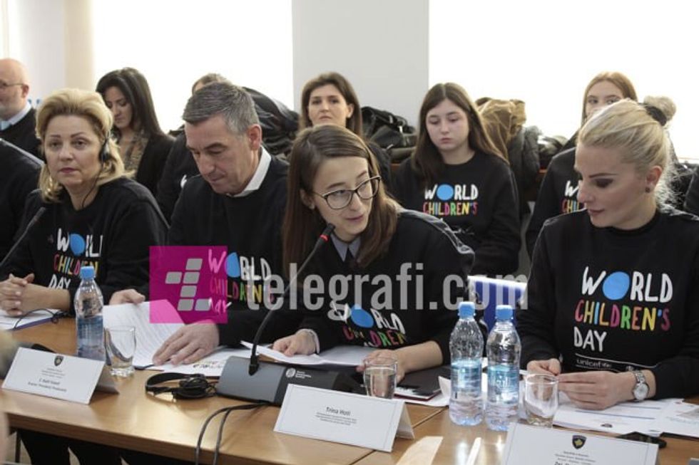 46479293 1085571651603479 420770253702692864 n