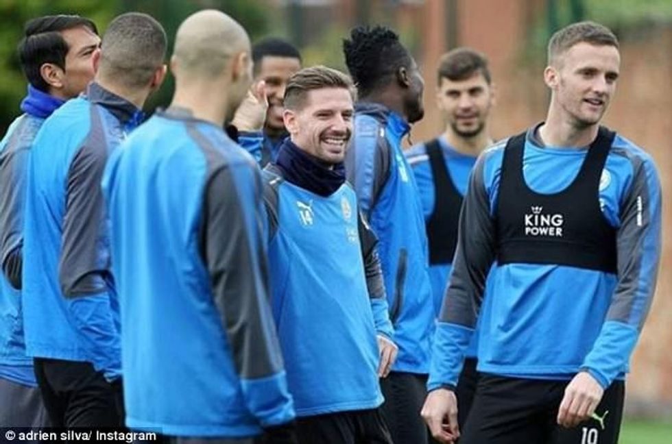 46915C3800000578 5103405 Leicester have attempted to make Silva a part of the team despit a 4 1511262321575