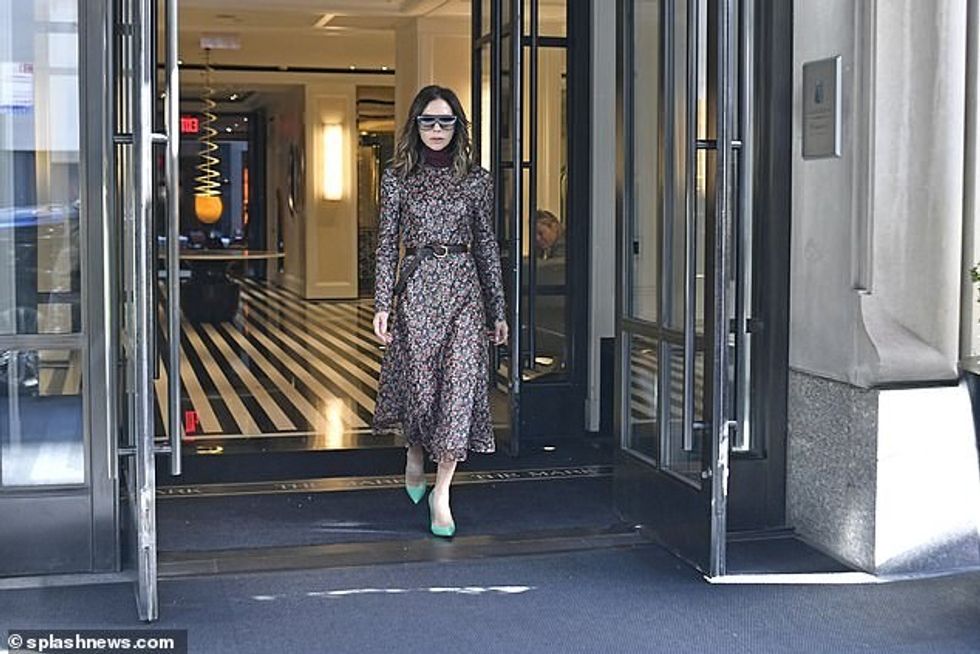 49219663 10096637 Exploring the city The former Spice Girls singer framed her face a 80 1634313521214