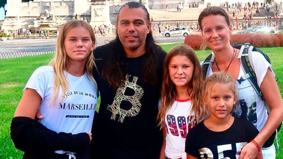 4B6RL2ASCZC6XOBEQAHTNIFEJI