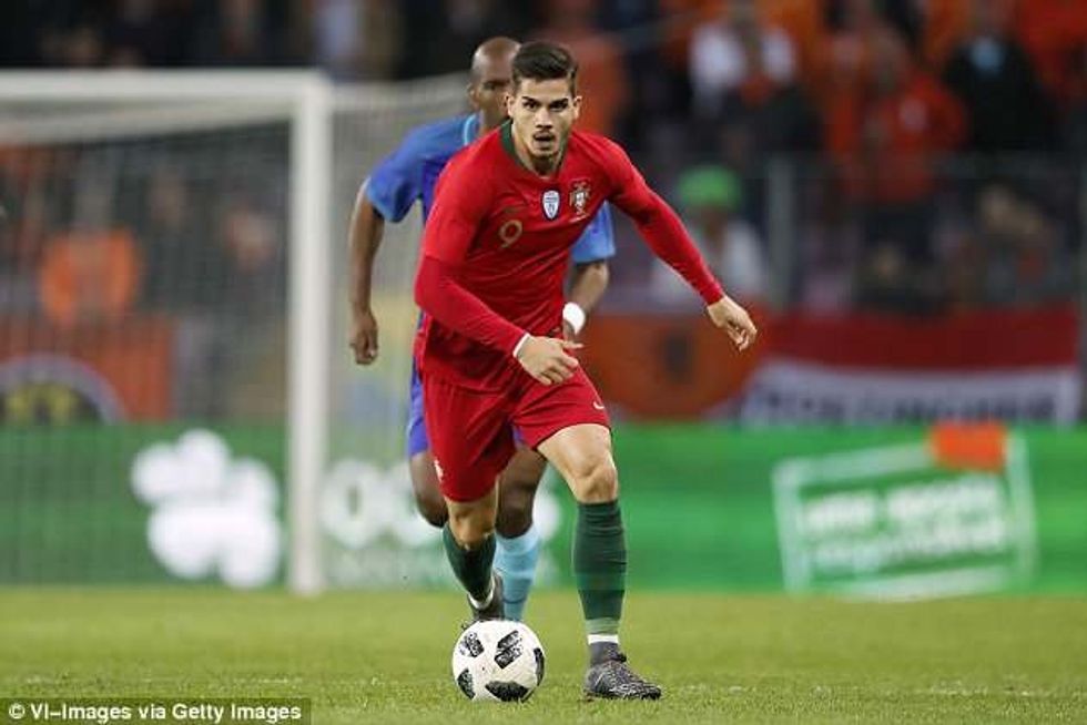 4C8A208D00000578 5759825 image a 134 1527030524613